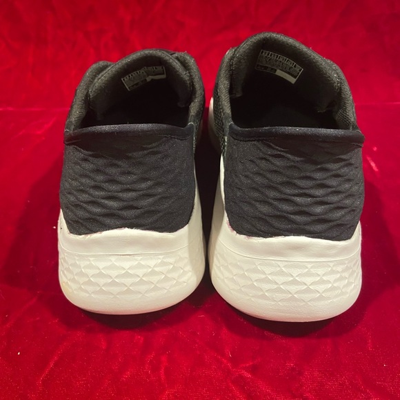 SKECHERS GO WALK SLIP-INS BLACK SNEAKERS SHOES SIZE 8.5 - Picture 2 of 8